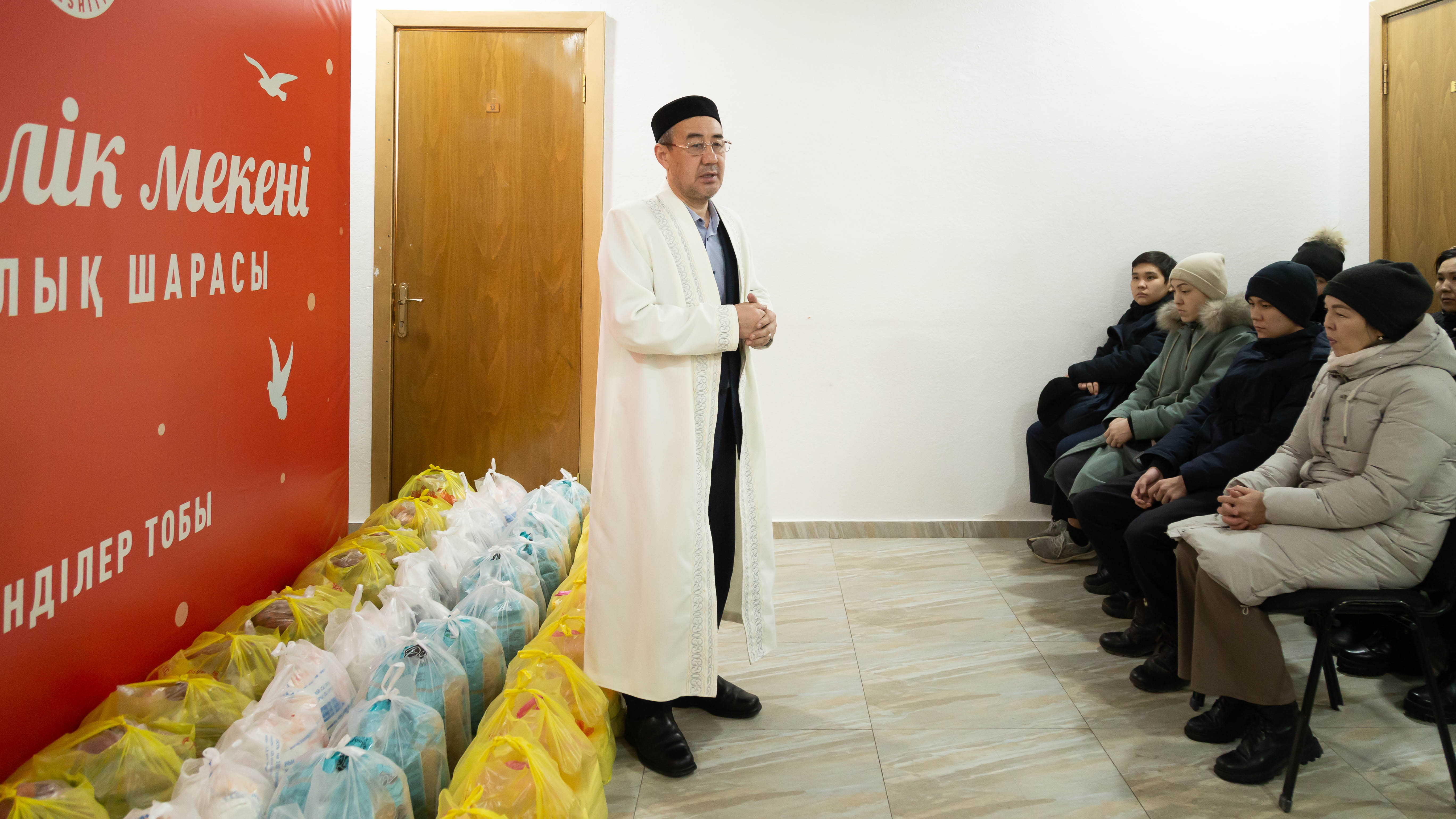 Жетілген әйелдермен порнофотосуреттер